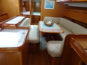 5 bedrooms - Sun-Kissed Sailing Adventure in Islas Sarónicas (Alimos)