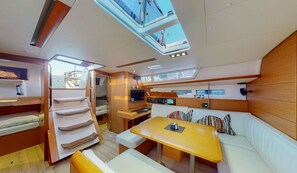 3 bedrooms - Sun-Kissed Sailing Adventure in Islas Sarónicas (Alimos)