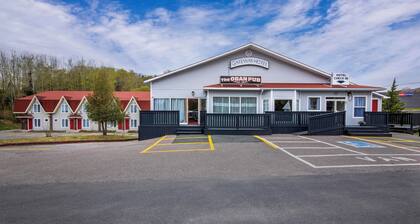 Gateway Hotel and Suites