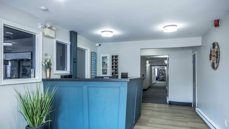 Gateway Hotel and Suites