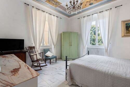 Liberty Suite – Élégance ligurienne avec balcon à La Spezia