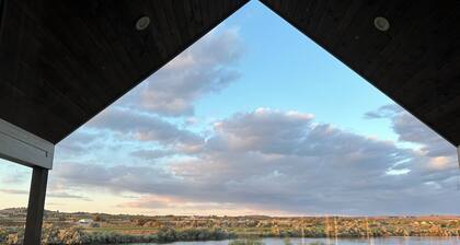 Edison Heights Sanctuary— riverfront wine country