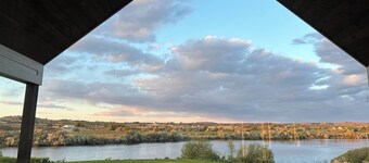 Edison Heights Sanctuary— riverfront wine country