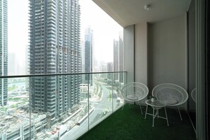 Property grounds - Modern 2BR Near Dubai Mall | Partial Fountain View (Dubai)