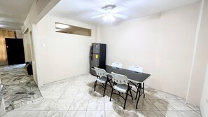 Vila Comfort, 3 kamar tidur | Ruang makan