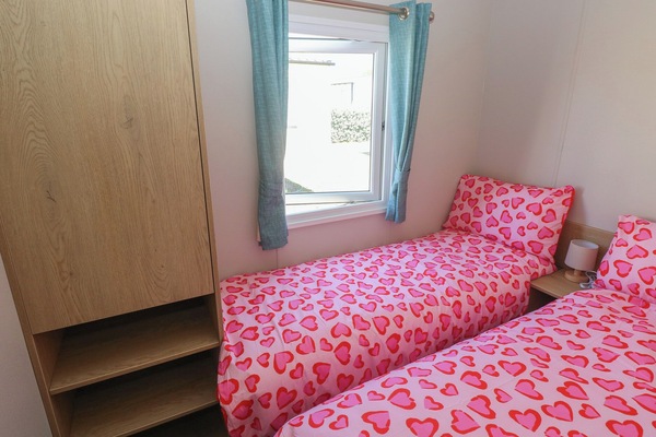 Cottage | 2 bedrooms, WiFi (free), individually decorated, individually furnished