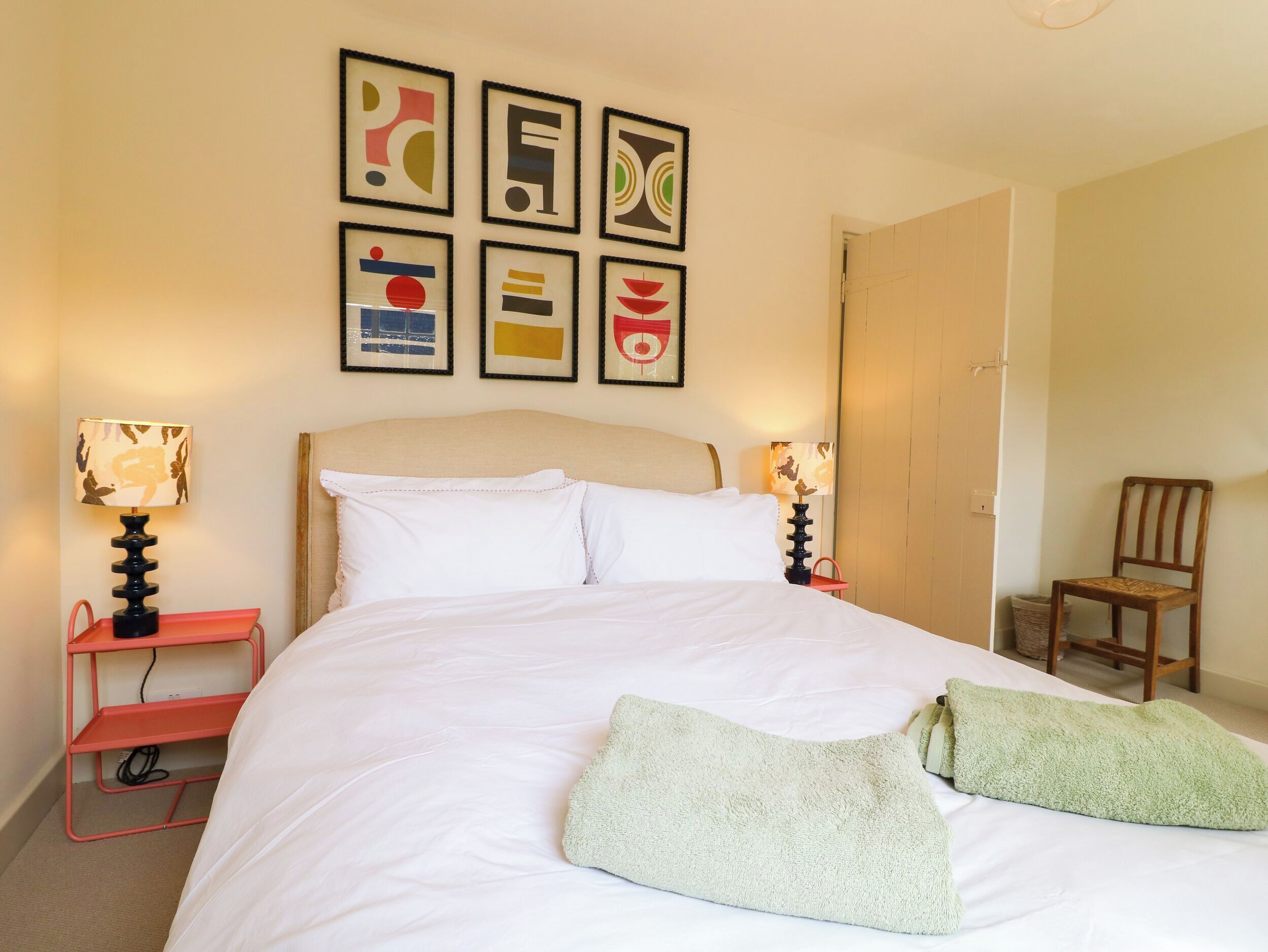 2 bedrooms, free WiFi, individually decorated, individually furnished