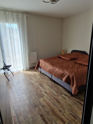 3 間睡房、熨斗/熨衫板、Wi-Fi、床單