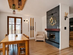 Dining - Vrbo Property (Réal)