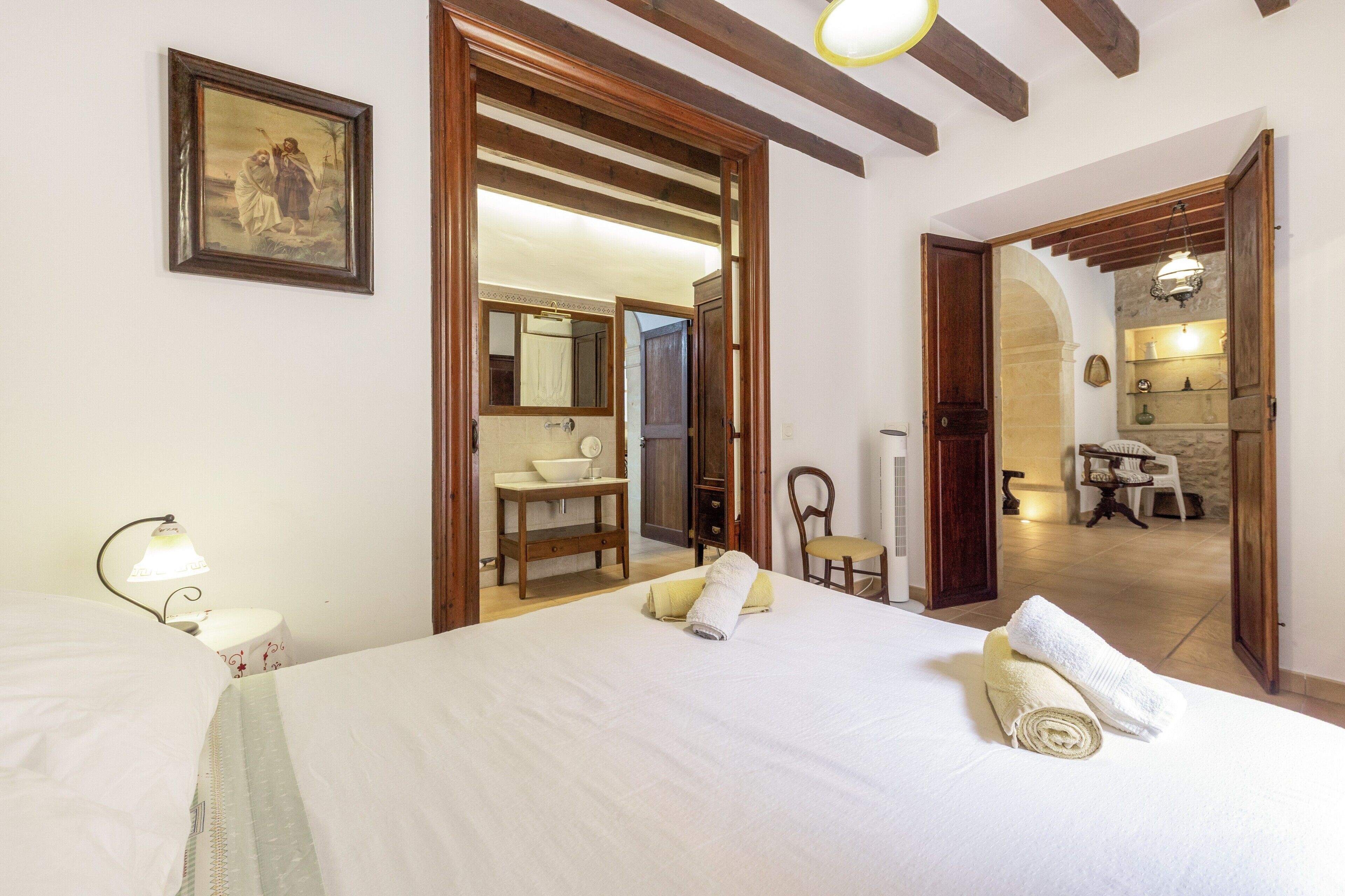 Iron/ironing board, WiFi, bed sheets