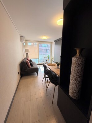 Deluxe Apartment, City View | Living area - Colección R Boutique (Santiago)