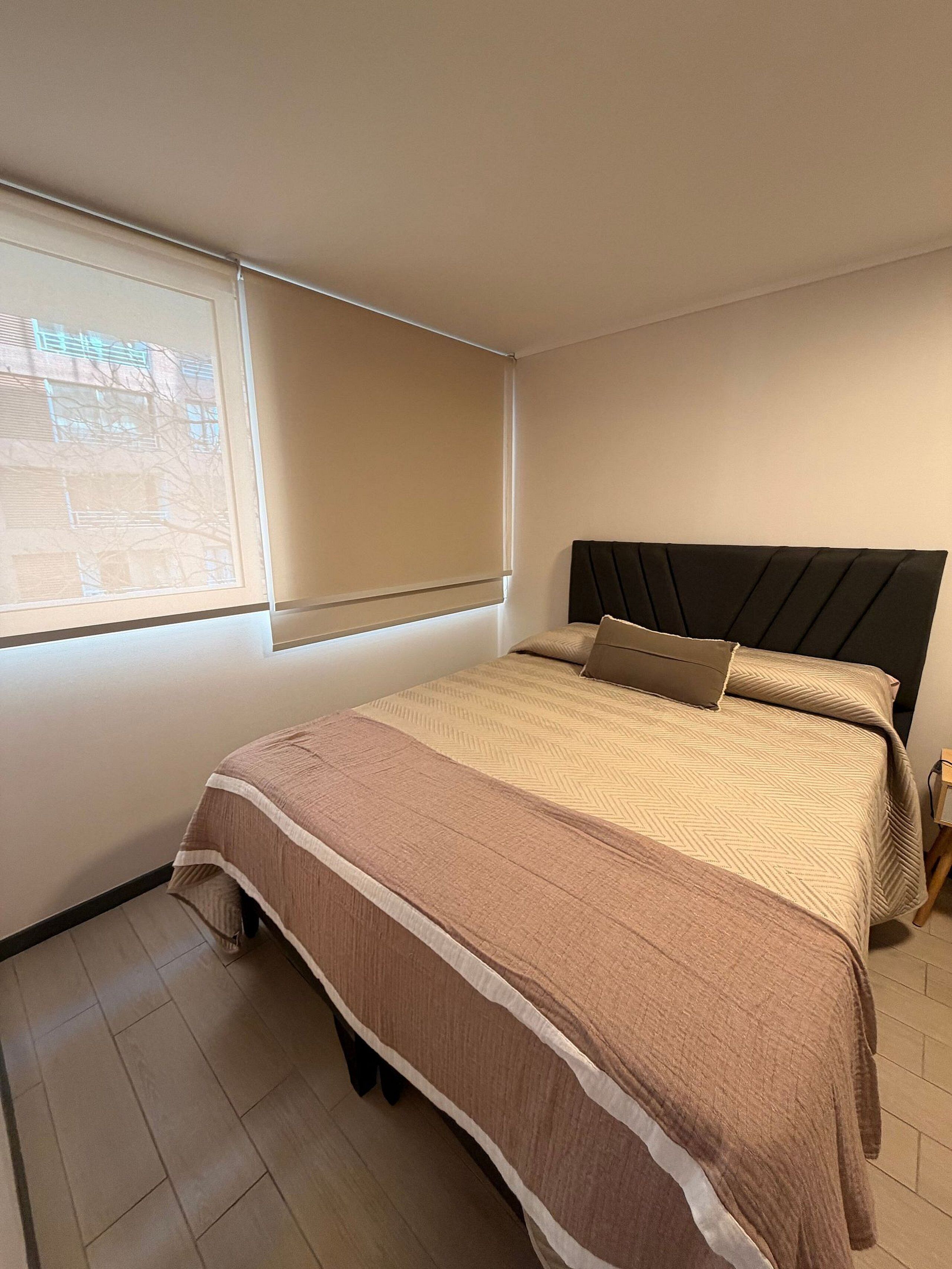 Appartement | Verduisterende gordijnen, geluiddichte muren