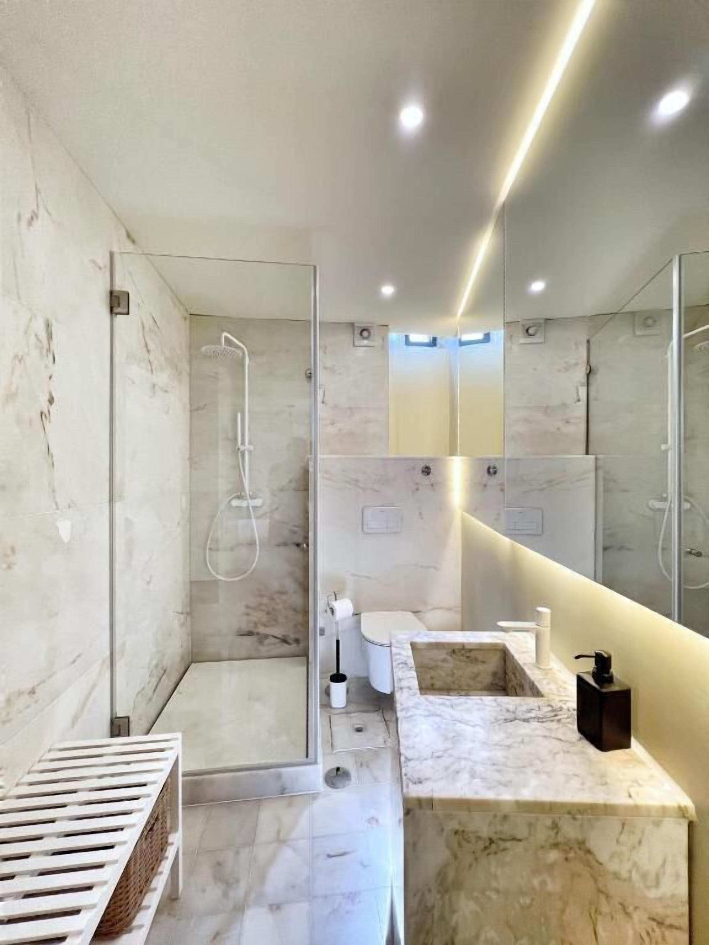 Suite | Bathroom