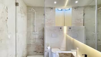 Suite | Bathroom