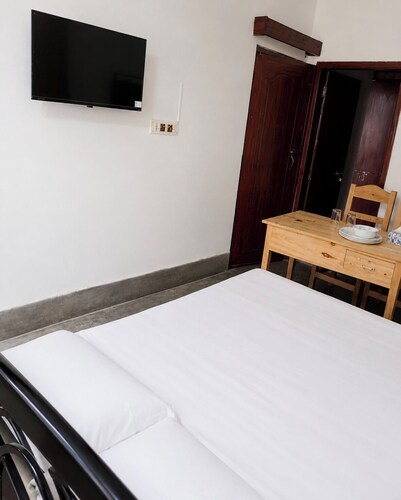 1-bedroom apartment full furnished and with full amenities , AC ..Dhaka 1207