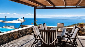 Outdoor dining - Miranda Infinity Pool Villa with Sea Views in Pefkos (Pefkos / Pefki area,)