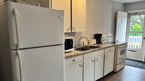 茶具/咖啡用具、冰箱、微波炉、烤箱