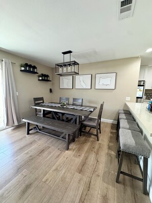 Dining - Cozy 3-bedroom house with AC in charming Garden Grove (Garden Grove)