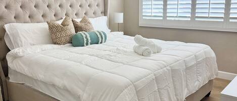 3 bedrooms, iron/ironing board, WiFi, bed sheets
