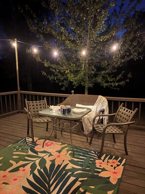 Outdoor dining - LAKEVIEW!! KING BEDS!! Cove creek area within minutes to boat launch or swim! (Quitman)