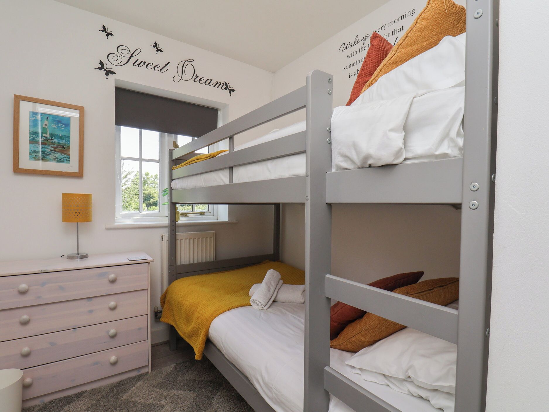 3 slaapkamers, gratis wifi, individueel gedecoreerd