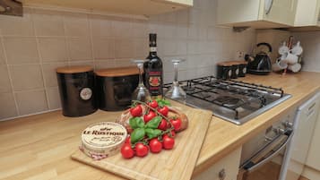Dishwasher, cookware/dishes/utensils
