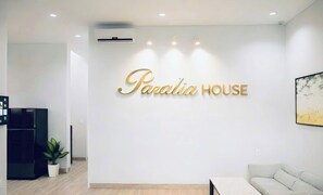 Luxe villa, meerdere slaapkamers, uitzicht op stad | Woonruimte