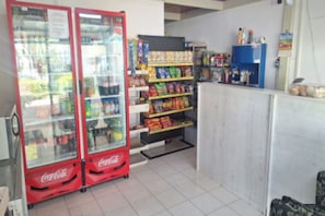 Meja sambut tetamu