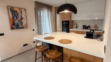 Oven, toaster, cookware/dishes/utensils