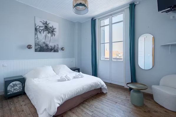 4 bedrooms, desk, free WiFi, bed sheets - Villa Le Cid *Charm, Elegance, and the Beaches of Soulac* (Soulac-sur-Mer)