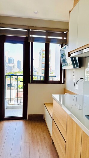Deluxe-Doppelzimmer, Balkon, Stadtblick | Innenbereich