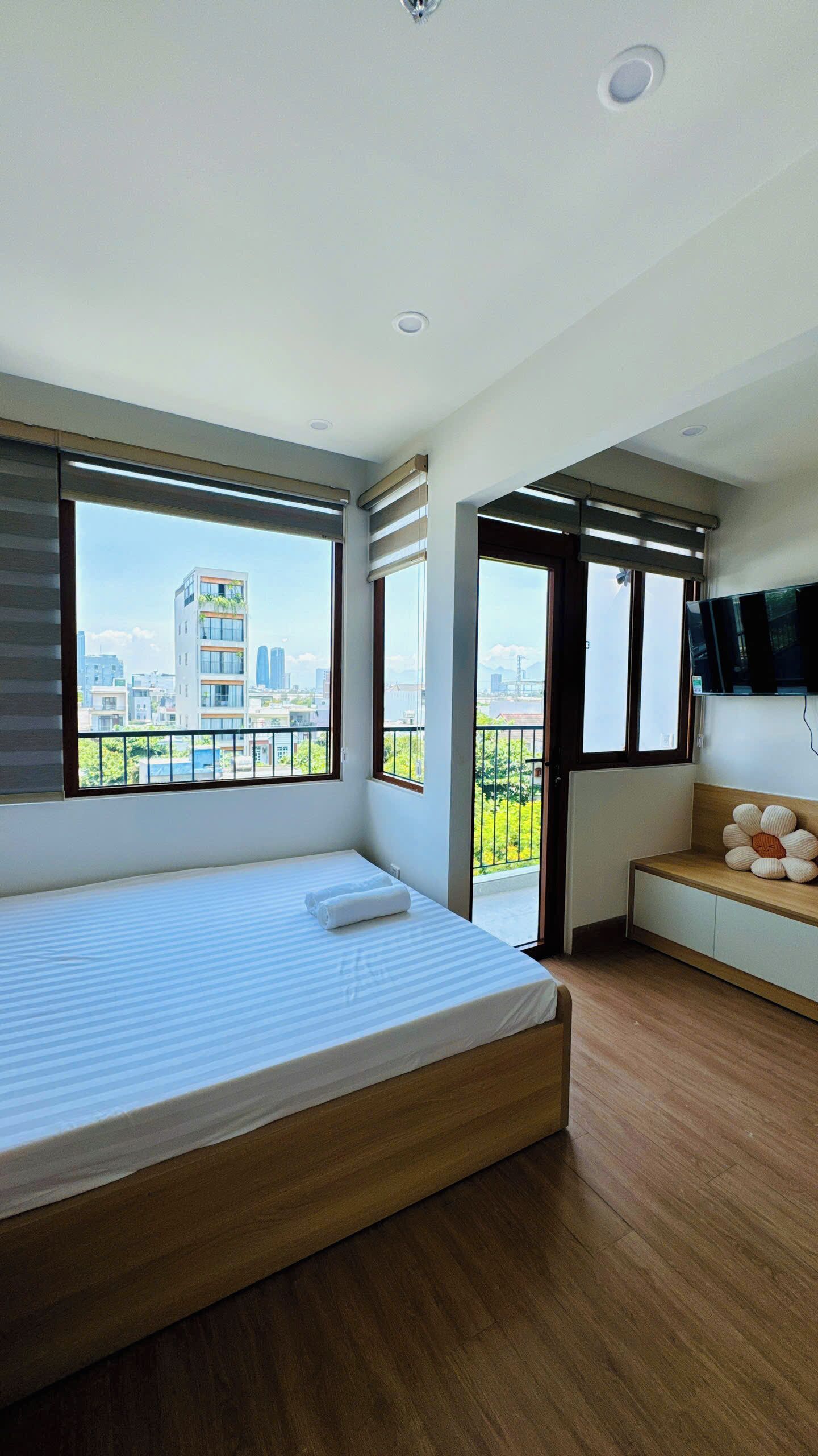 Deluxe Double Room, Balcony, City View | Desk, free WiFi