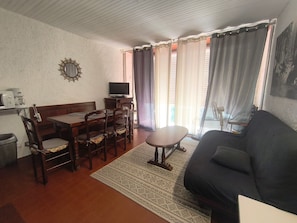 TV - Apartment with pool - 3 guests, 150m to beach (Argelès-sur-Mer)