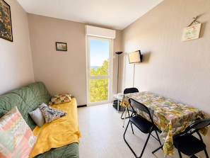 TV - Charming T2 with sea view - 2 guests (Argelès-sur-Mer)
