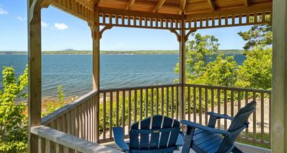 Charming Home With Stunning bay Views, Sunroom, Gazebo, Deck, & Grill