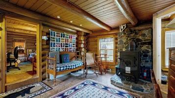 Cabin, Multiple Beds, Kitchen, Garden View (Authentic Maine Log Cabin) | Interior