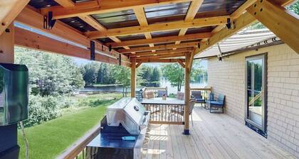 Charming Lakefront House With Outdoor Firepit, Washer/dryer and Wifi