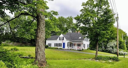 Historic Home w/ Gas Fireplace, Fast Wifi, & Private W/D - Snowbird-friendly