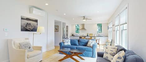 บ้านพัก, หลายเตียง, ลานระเบียง (Harborwalk House - Lower and Upper) | บริเวณนั่งเล่น