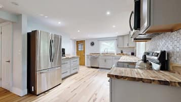 House, Multiple Beds, Kitchen (Come Spring Hideaway) | Private kitchen