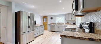 Charming Cottage With Modern Updates, BBQ Grill, and Nearby Attractions