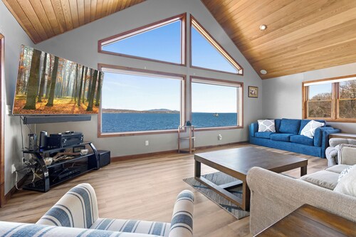 Lookout on Waters Edge; Oceanfront Home in Owls Head