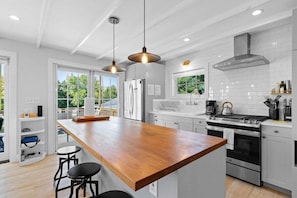 House, Multiple Beds (Harborside Cottage) | Private kitchen - Harborside Cottage, Walk to Downtown (Rockland)