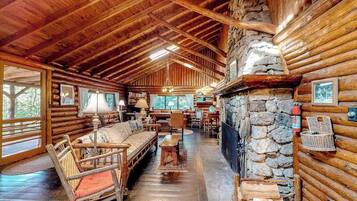 Cabin, Multiple Beds, Fireplace, Garden View (Hammond Hideaway) | Living area