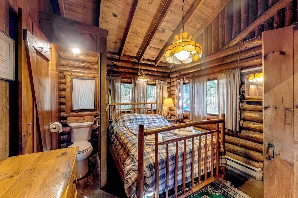 Cabin, nhiều giường, lò sưởi, quang cảnh vườn (Hammond Hideaway) | 4 phòng ngủ, trang trí khác biệt 