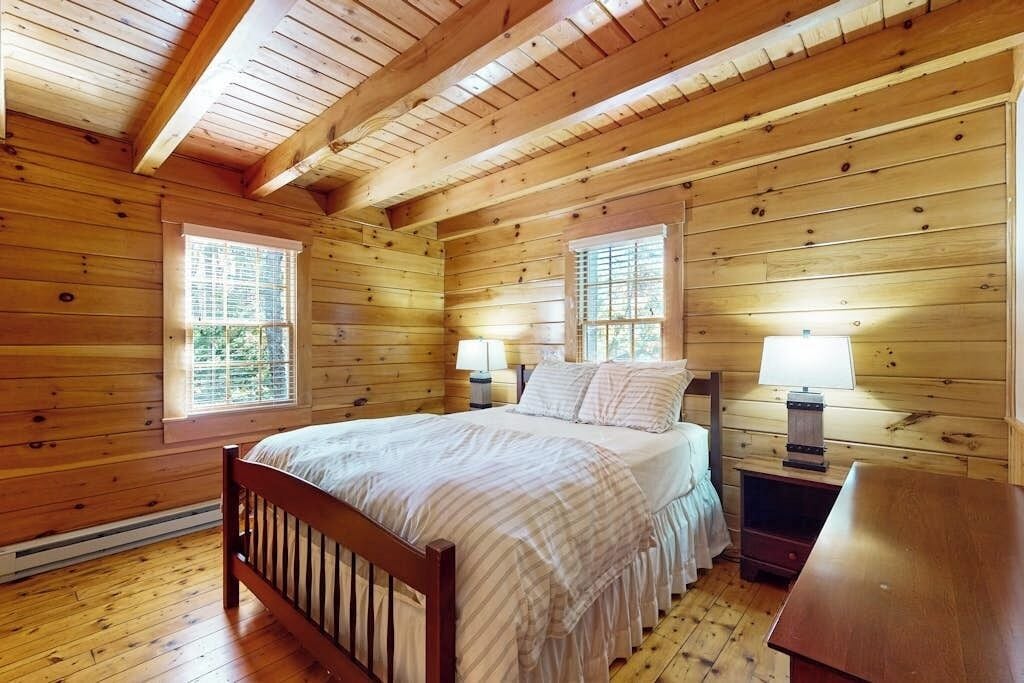 Cabin, Multiple Beds, Fireplace, Garden View (Moose Cabin 95) | 3 bedrooms, individually decorated, individually furnished, bed sheets