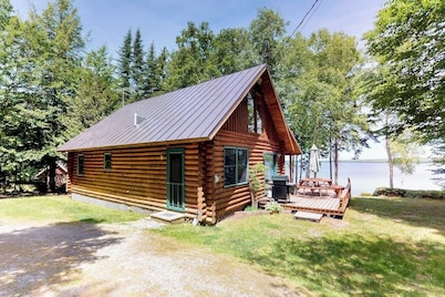 Dog-friendly Lakefront Log Cabin With Peaceful Atmosphere, Dock & Boat Launch