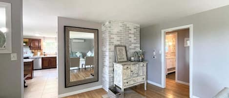 House, Multiple Beds (Penobscot View) | Interior