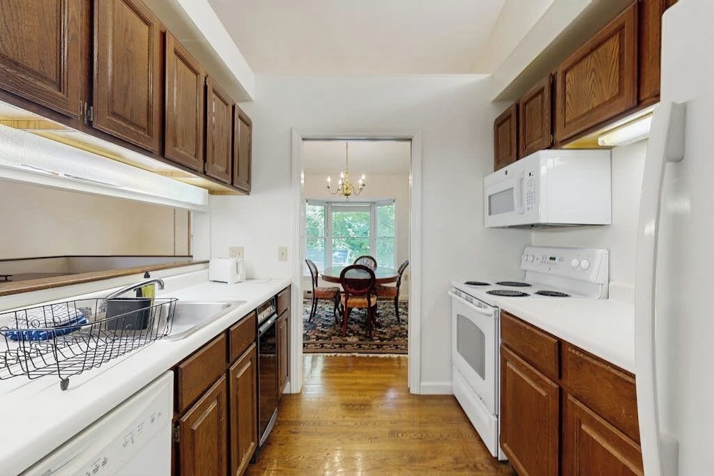 House, 2 Queen Beds (Birch Tree Lane - Unit 316) | Private kitchen