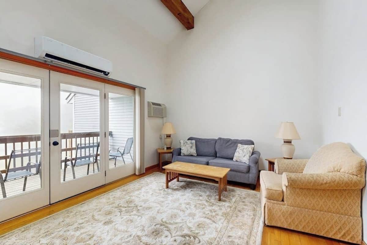 單棟房屋, 多張床, 花園景 (Birch Tree Lane - Unit 312) | 客廳